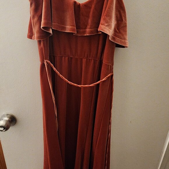 June & Hudson Velvet Midi Dress. Size M. - Picture 3 of 6